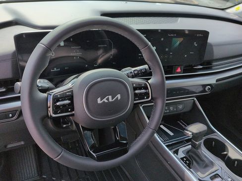 New 2026 Kia Carnival SX image 9