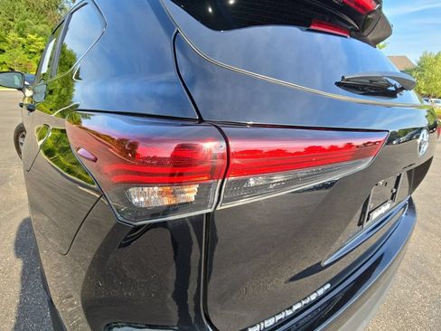 Certified 2025 Toyota Highlander XLE AWD/4WD image 41