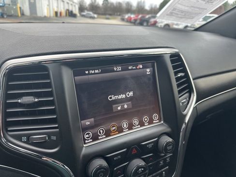 Used 2018 Jeep Grand Cherokee Limited image 26