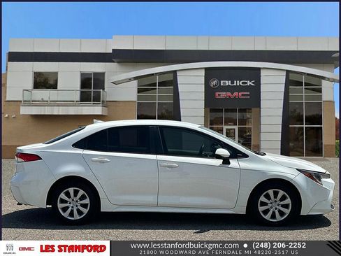 Used 2022 Toyota Corolla LE FWD image 7