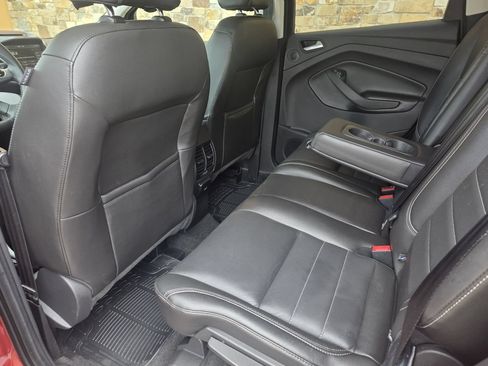 Used 2015 Ford Escape SE w/ Equipment Group 201A AWD/4WD image 17