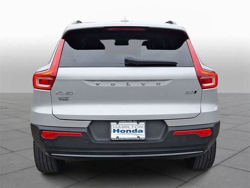 Used 2023 Volvo XC40 B5 Ultimate w/ Protection Package Premier image 23