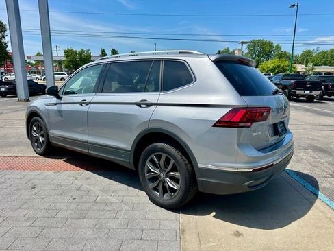 Used 2023 Volkswagen Tiguan SE FWD image 4