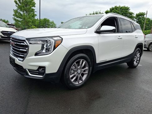 Used 2023 GMC Terrain SLT w/ Infotainment Package II AWD/4WD image 3