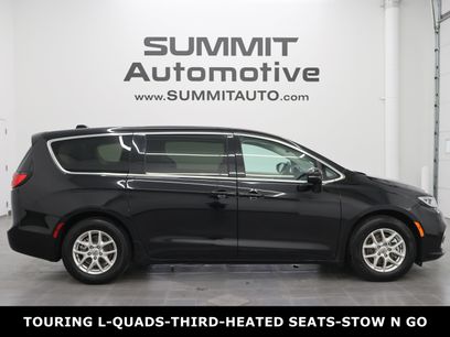 Used 2024 Chrysler Pacifica Touring-L