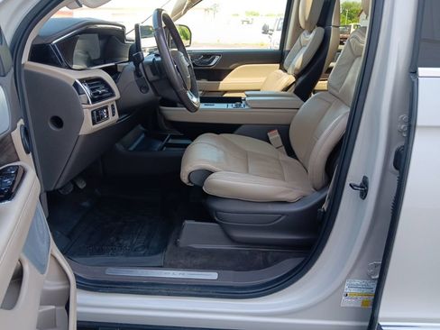 Used 2023 Lincoln Navigator L Reserve AWD/4WD image 30