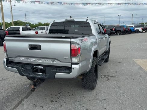 Used 2022 Toyota Tacoma TRD Sport w/ Technology Package AWD/4WD image 6