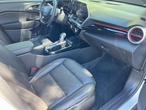 Certified 2025 Chevrolet Trax RS w/ Driver Confidence Package image 31