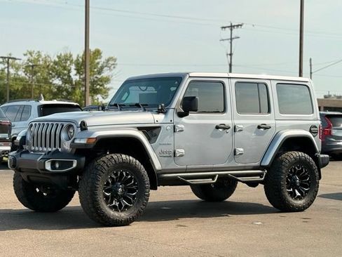 Used 2018 Jeep Wrangler Unlimited Sahara w/ Dual Top Group AWD/4WD image 35