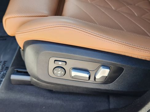 Used 2023 BMW X5 xDrive45e w/ Executive Package image 21