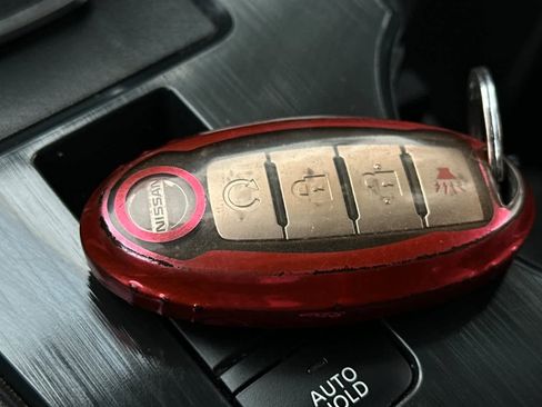 Used 2021 Nissan Rogue SV image 22