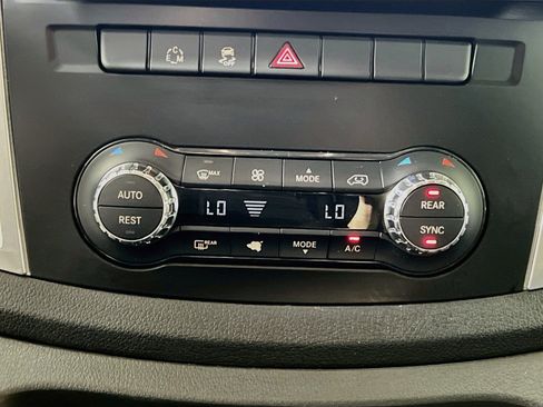 Used 2018 Mercedes-Benz Metris Passenger image 26
