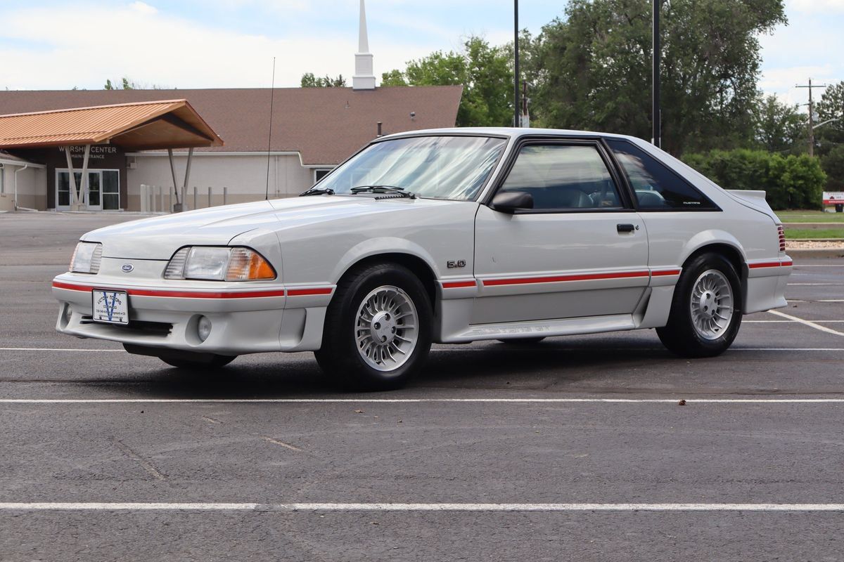 Used 1988 Ford Mustang GT RWD image 11