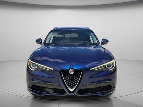 Used 2018 Alfa Romeo Stelvio AWD image 4