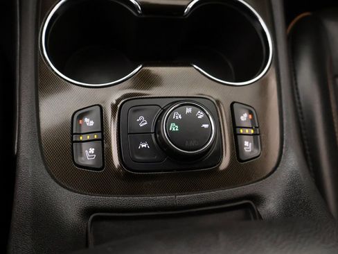 Used 2022 GMC Acadia AT4 w/ Technology Package image 7