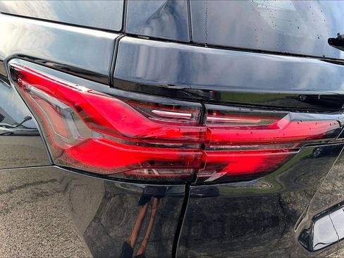 Used 2023 Chevrolet Traverse LT w/ LPO, Floor Liner Package AWD/4WD image 29