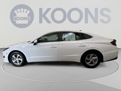 Used 2023 Hyundai Sonata SE w/ Preferred Accessory Package FWD image 5