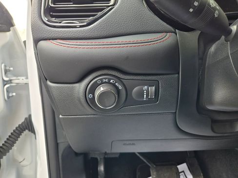 Used 2025 Dodge Durango GT AWD/4WD image 16