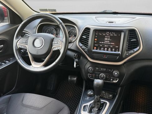 Used 2015 Jeep Cherokee Latitude w/ Cold Weather Group AWD/4WD image 15