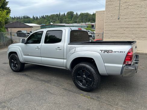 Used 2011 Toyota Tacoma 4x4 Double Cab w/ TRD Sport Pkg w/JBL Audio image 7