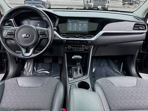 Used 2020 Kia Niro Touring image 3