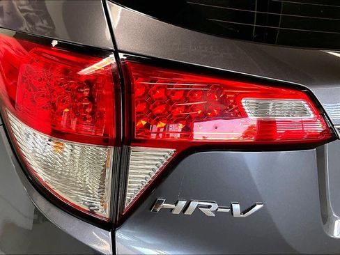Used 2021 Honda HR-V LX image 29