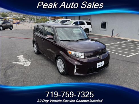 Used 2015 Scion xB FWD image 1