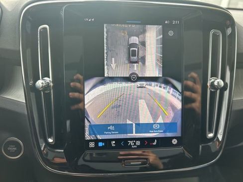 Certified 2025 Volvo XC40 B5 Plus image 23