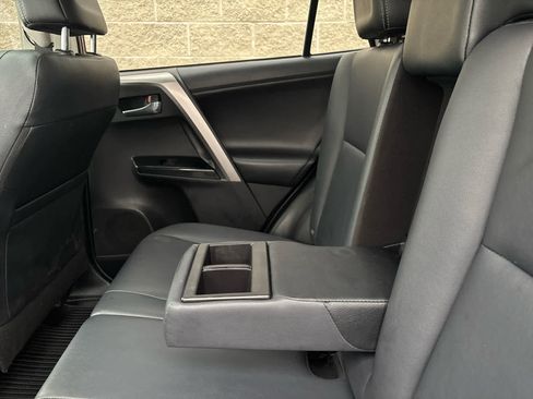 Used 2018 Toyota RAV4 Limited image 28