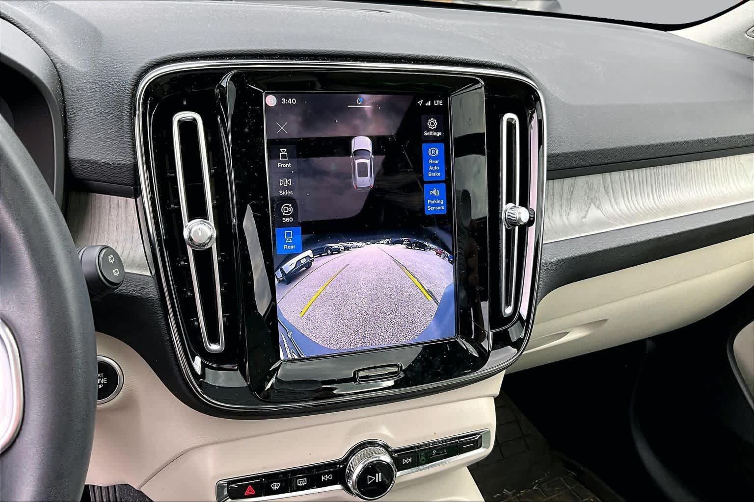 Used 2023 Volvo XC40 B5 Plus w/ Driver Assist Package AWD/4WD image 28