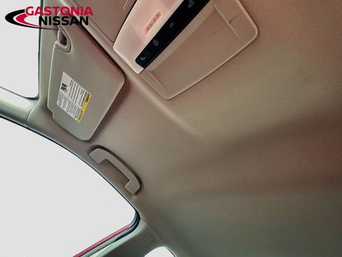 Used 2025 Nissan Altima 2.5 SV FWD image 27