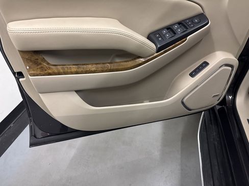 Used 2017 GMC Yukon XL Denali w/ Open Road Package image 40