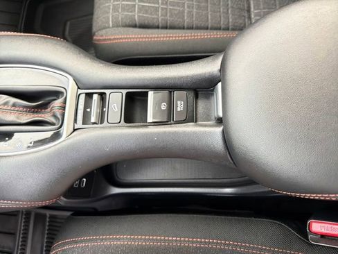 Used 2024 Honda HR-V Sport image 25