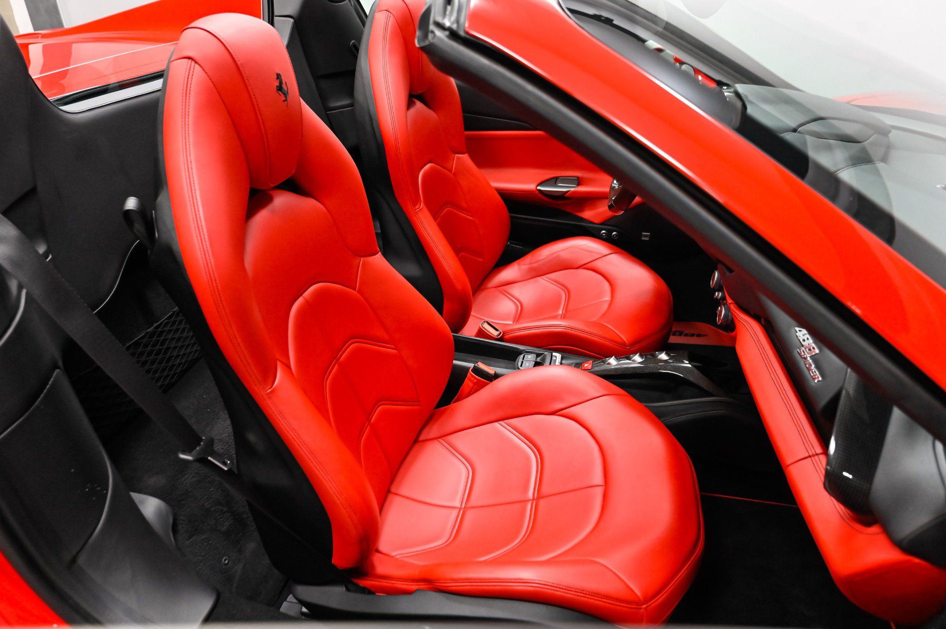 Used 2018 Ferrari 488 Spider RWD image 31