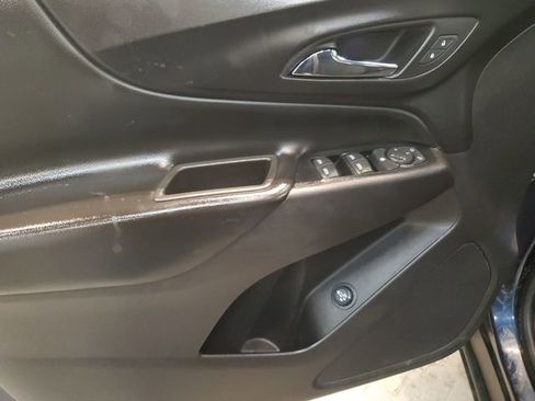 Used 2018 Chevrolet Equinox LT w/ Sun & Infotainment Package image 13