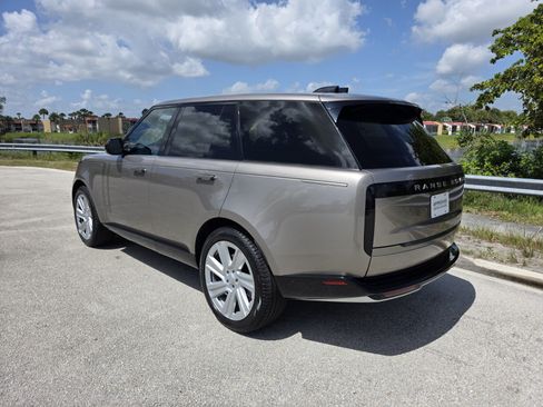 Certified 2023 Land Rover Range Rover SE AWD/4WD image 2