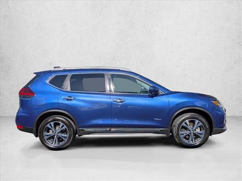 Used 2017 Nissan Rogue SL AWD/4WD image 4