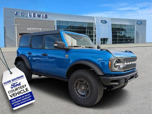 New 2025 Ford Bronco Badlands image 1