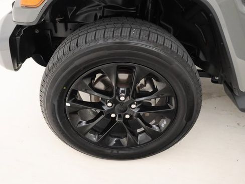 Used 2023 Jeep Gladiator Overland image 7