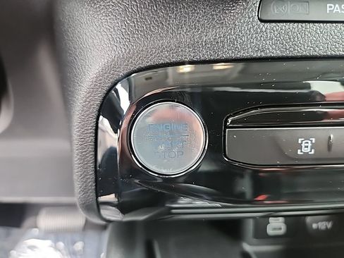 Used 2025 Ford Escape Platinum AWD/4WD image 19