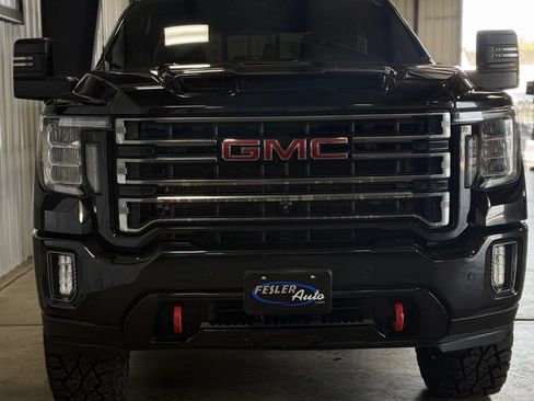 Used 2020 GMC Sierra 2500 AT4 w/ AT4 Premium Package AWD/4WD image 2
