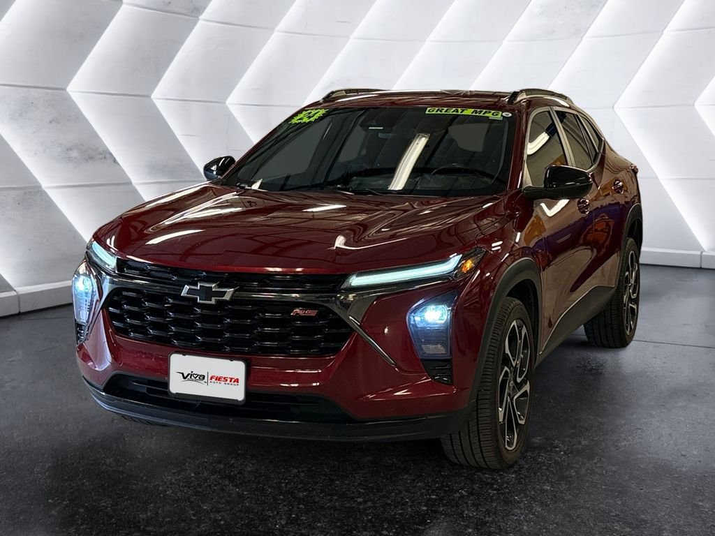 Used 2024 Chevrolet Trax RS w/ Driver Confidence Package FWD image 3