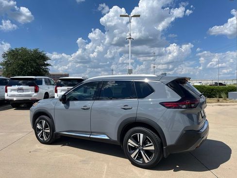Used 2023 Nissan Rogue SL FWD image 4