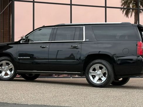 Used 2016 Chevrolet Suburban LTZ RWD image 6
