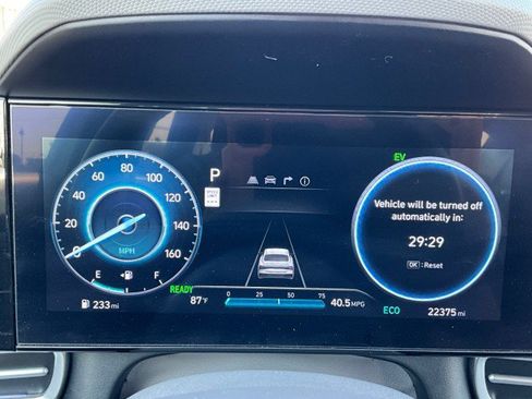 Used 2025 Hyundai Elantra SEL FWD image 14