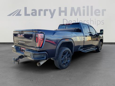 Used 2024 GMC Sierra 2500 AT4 w/ Technology Package image 5