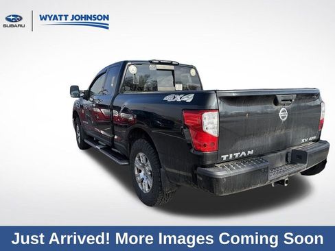 Used 2017 Nissan Titan SV image 8
