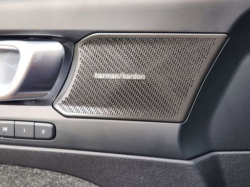 Used 2026 Volvo XC40 B5 Ultra w/ Protection Package Premier image 5