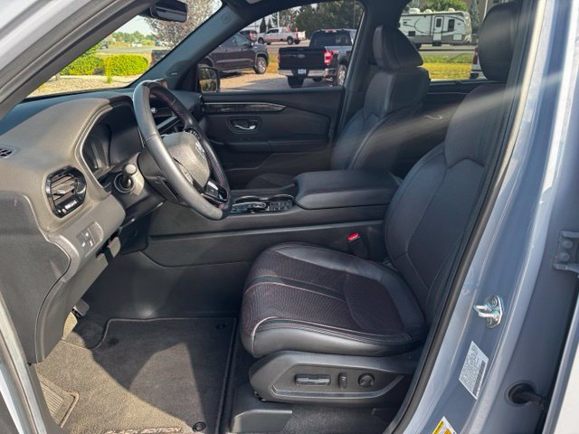 Used 2025 Honda Pilot Black Edition image 19