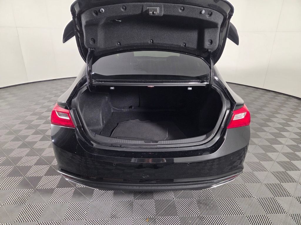 Used 2024 Chevrolet Malibu RS FWD image 25